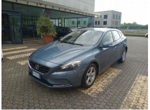 VOLVO V40 D2  MOMENTUM  115CAVALLI  EURO 5B